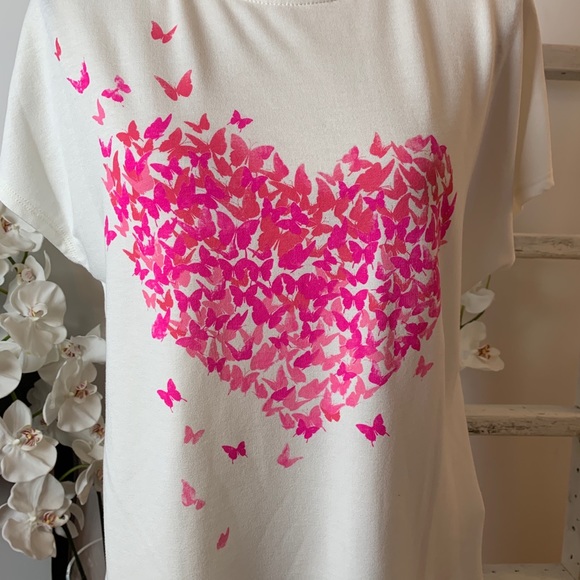 ‼️CLEARANCE‼️ Heart Short Sleeve Top - Picture 2 of 7